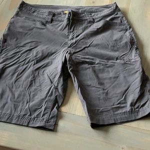 Eddie Bauer Hiking Shorts. 10”Inseam. Like New. Size 8